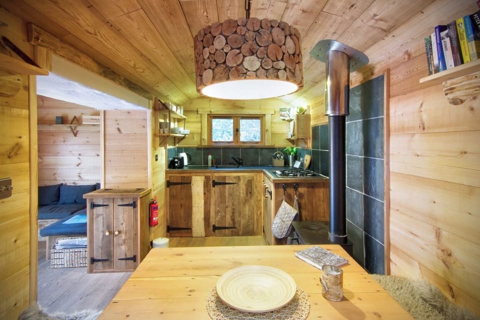 Kitchen/dining