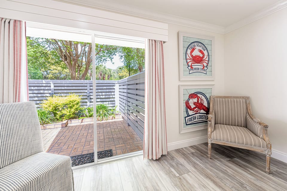 1st Floor Queen Guest Bedroom with Courtyard Access