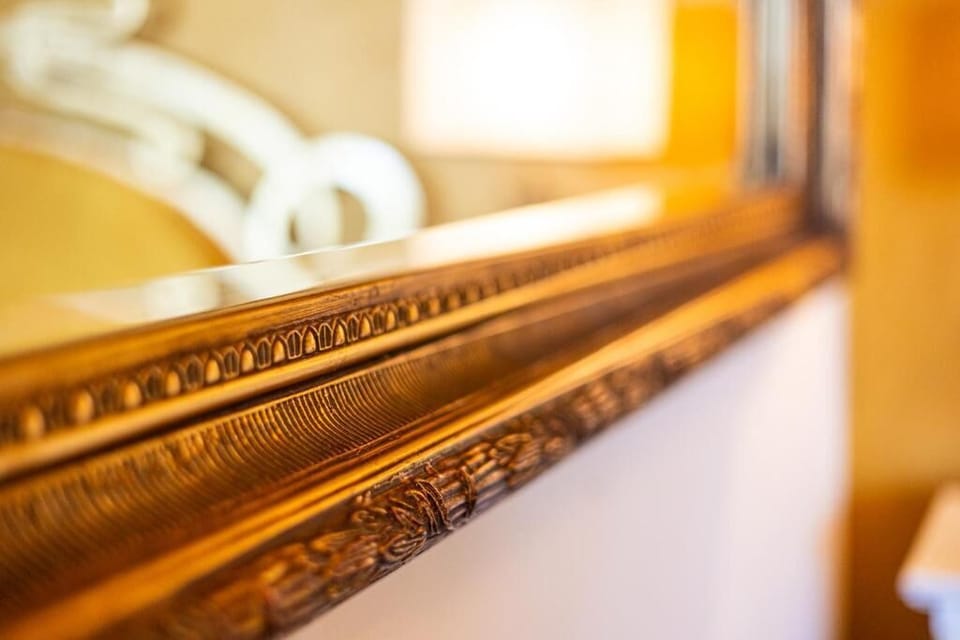 Basic Double Room, Courtyard View | Interior detail