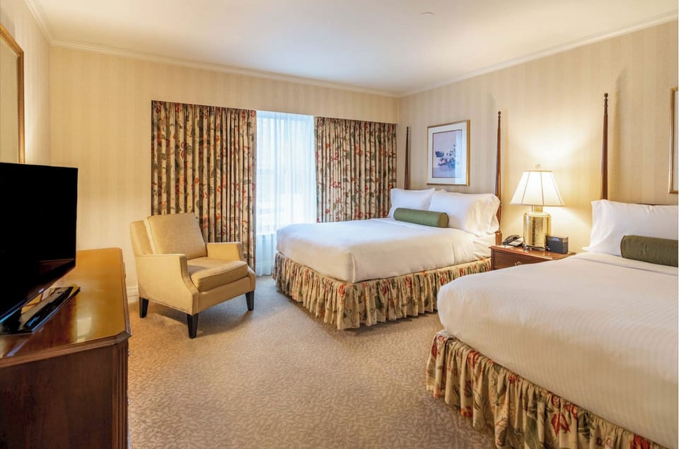 Unwind in a spacious double room with plush bedding.