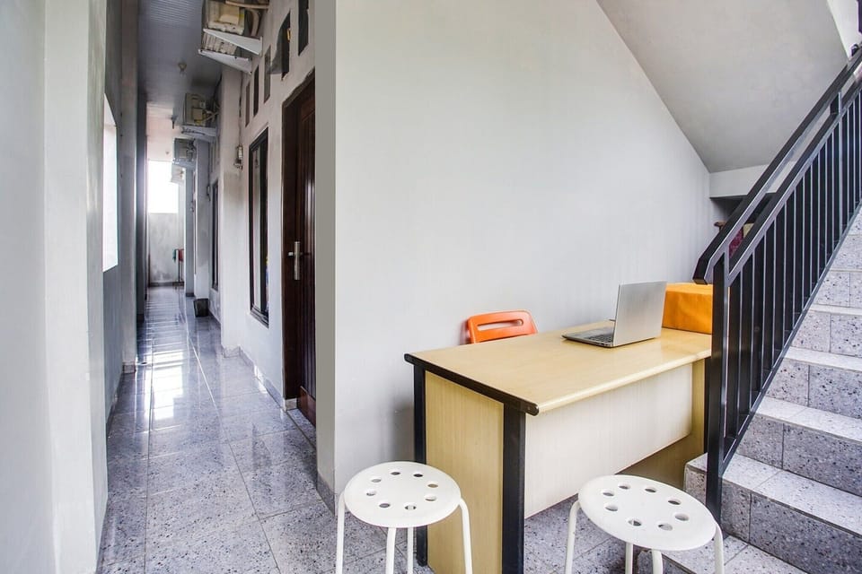 Entrance / Reception