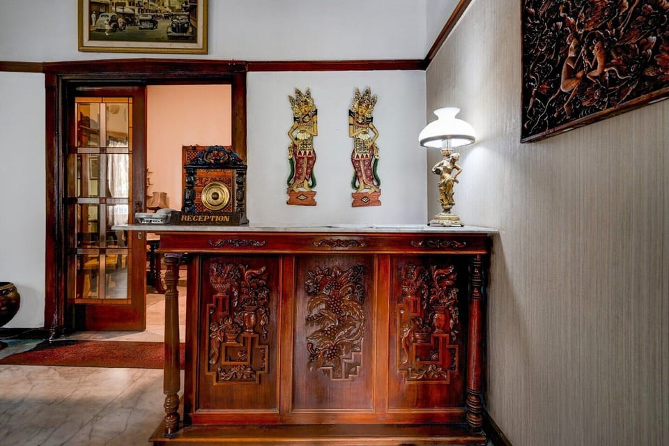 Entrance / Reception