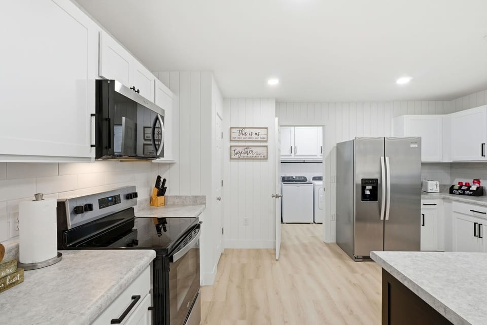 Well-Stocked Kitchen w/ Full Appliances, Washer/Dryer & Bright White Finishes!