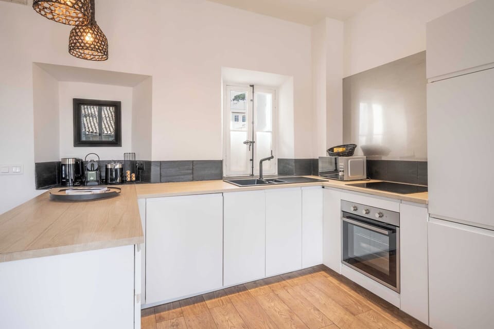 Apartment | Private kitchen | Fridge, microwave, oven, stovetop