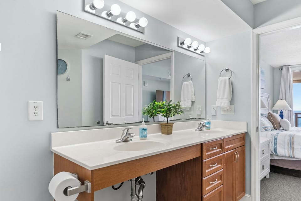 Ensuite bathroom connected to the Master Bedroom