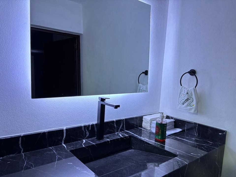 Luxury Room, Valley View | Bathroom | Shower, rainfall showerhead, towels, toilet paper