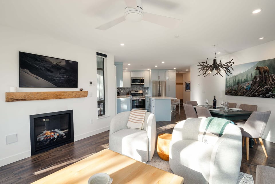 Apartment, Multiple Beds, Patio, Mountain View (Cedar Sky at Ravencrest) | Living area