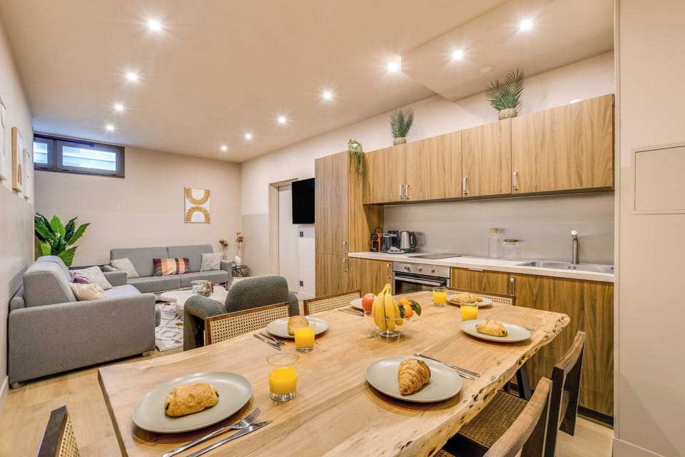 Apartment | Dining