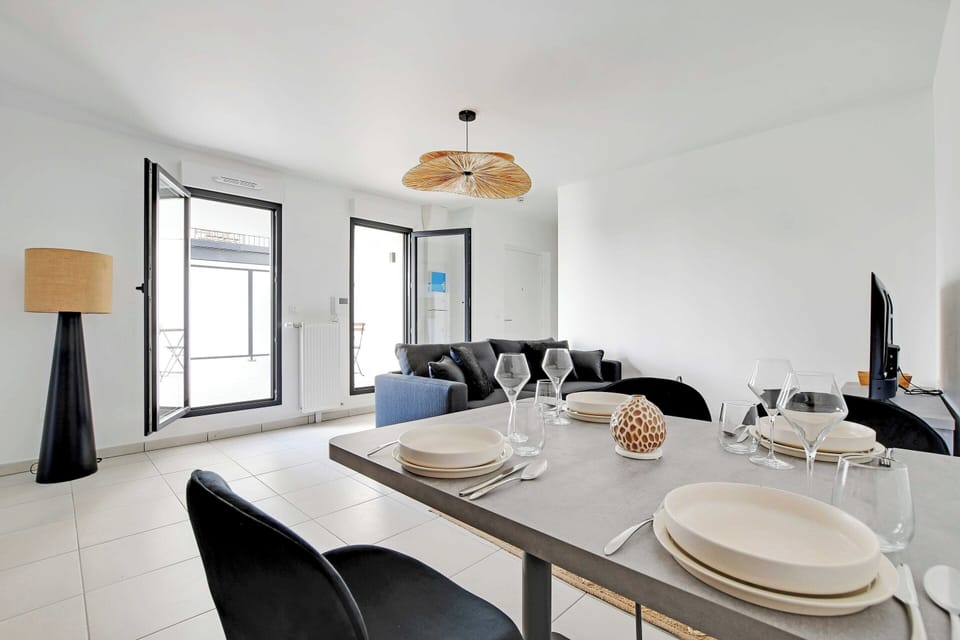 Apartment | Dining