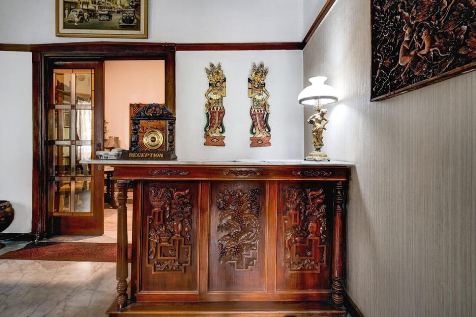 Entrance / Reception