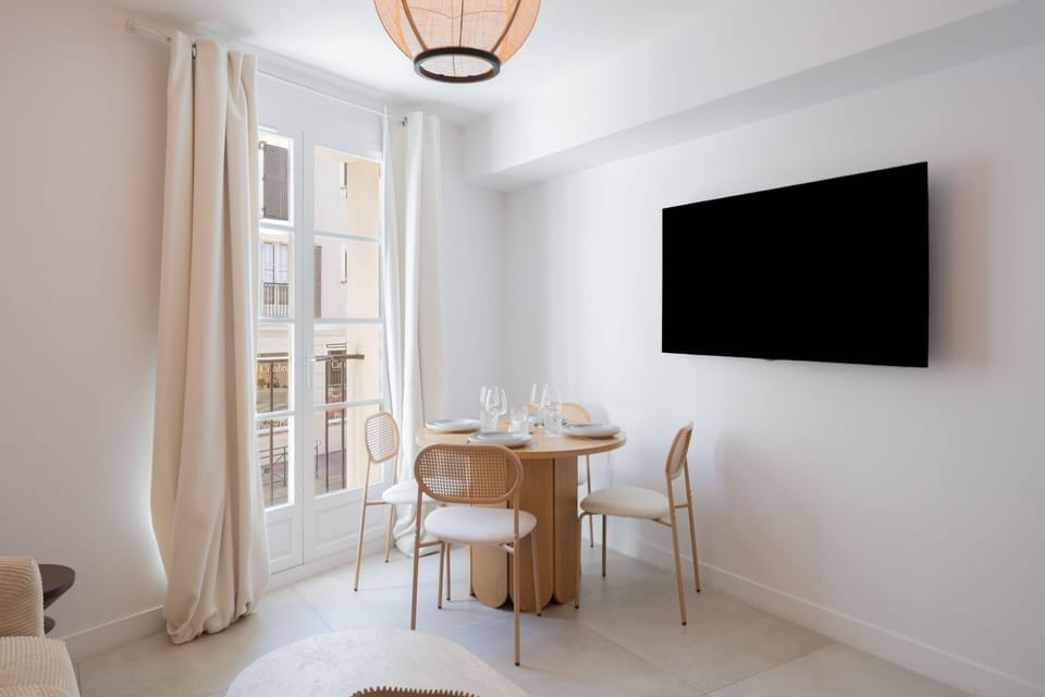 Apartment | Dining