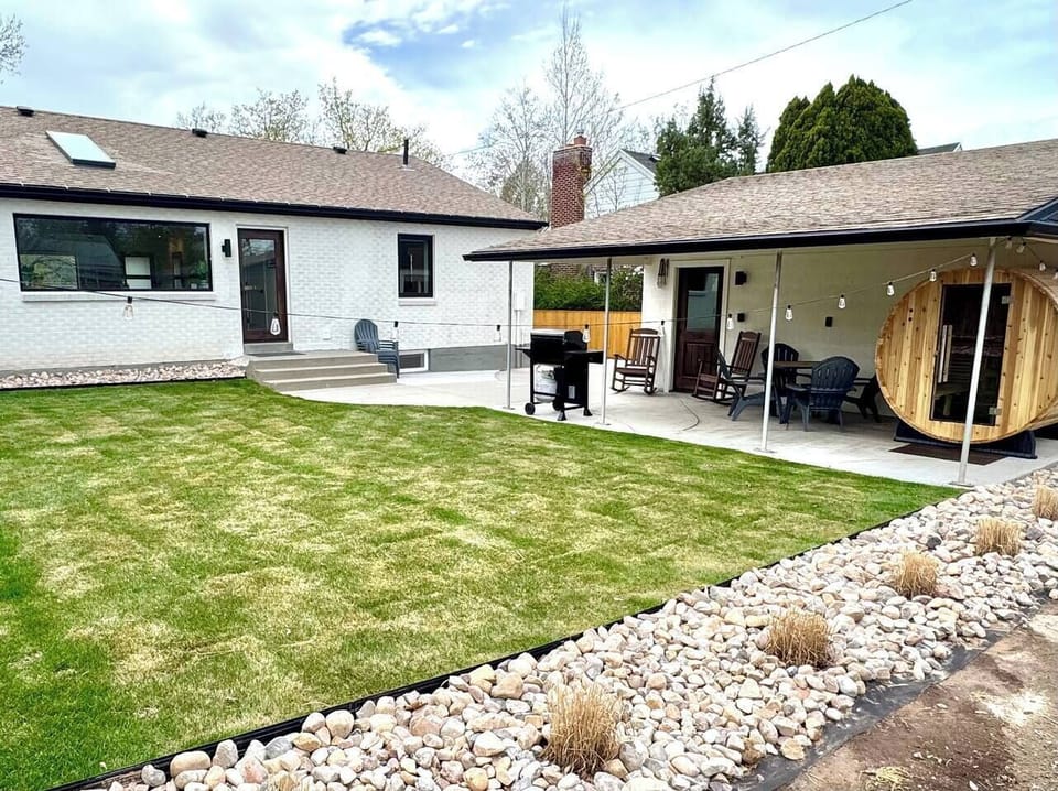 Back Patio / Sauna / BBQ