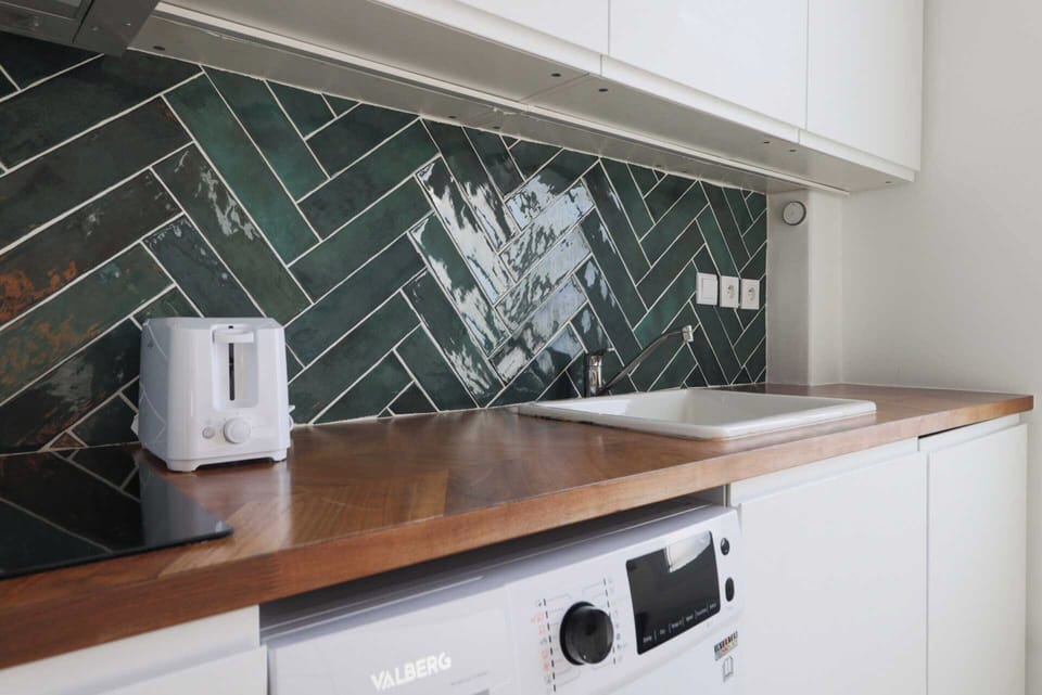 Apartment | Private kitchen | Fridge, microwave, oven, stovetop
