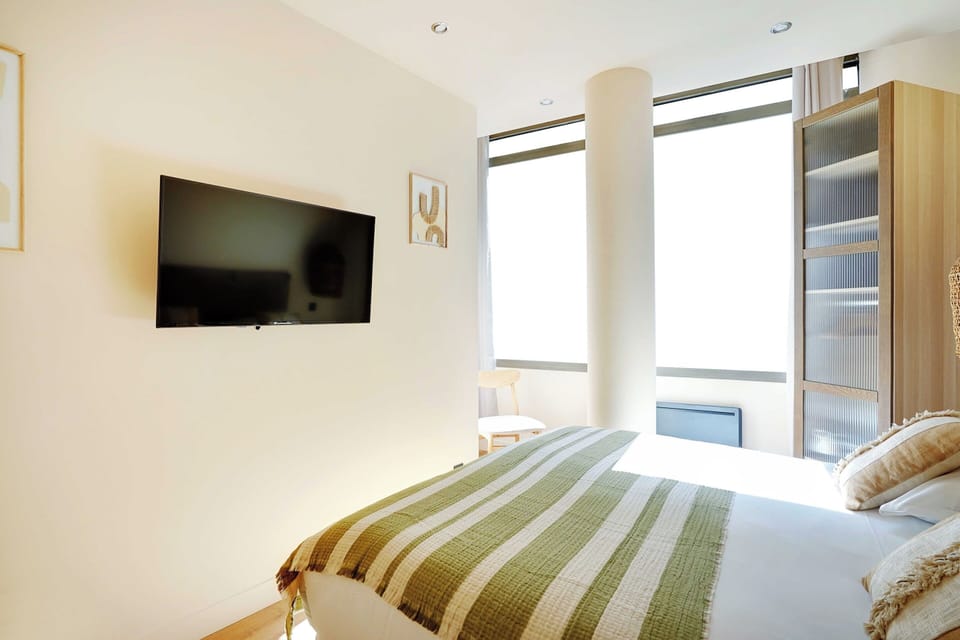 Apartment | 2 bedrooms, laptop workspace, iron/ironing board, bed sheets