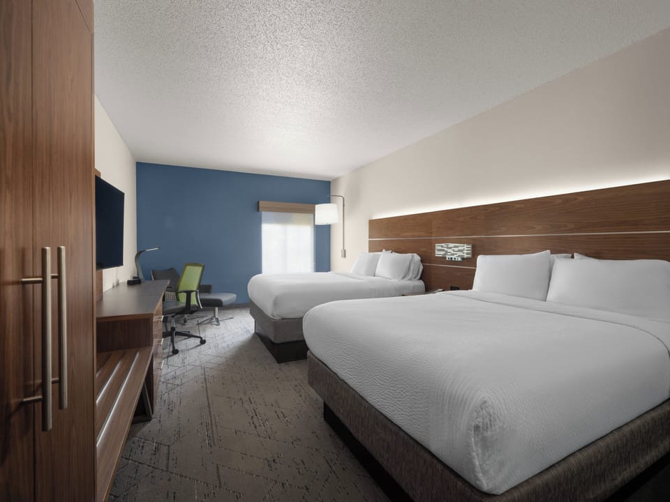 In-room safe, desk, laptop workspace, blackout drapes