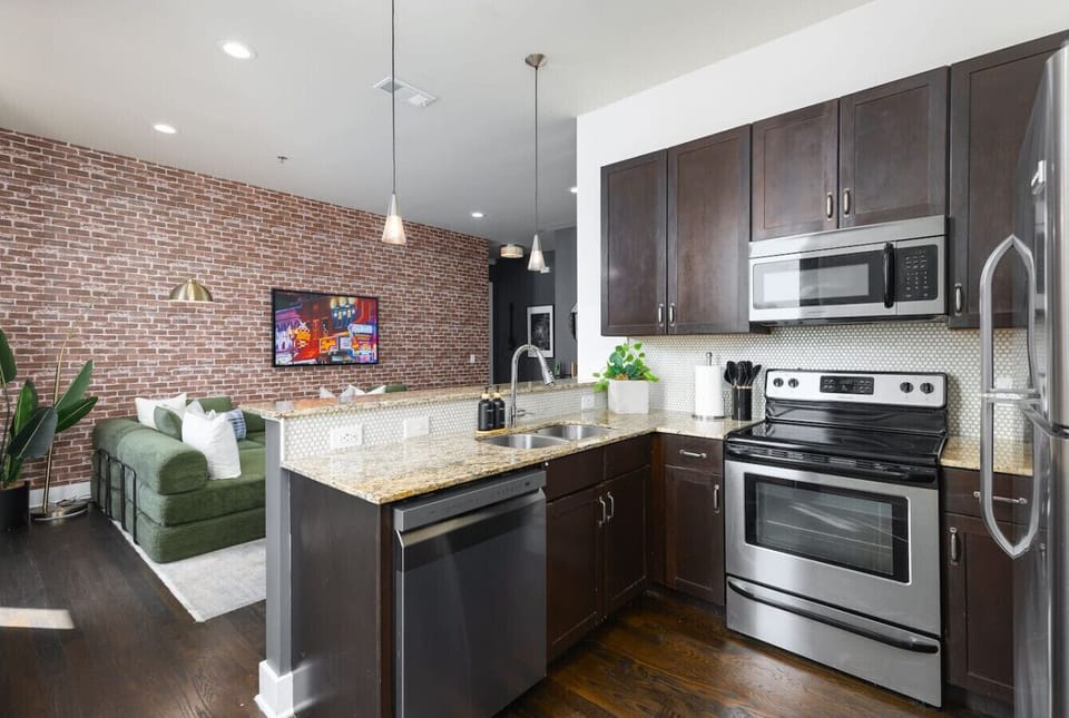 Fully equipped kitchen for all of your cooking needs. Seating for 3 at the kitchen island.