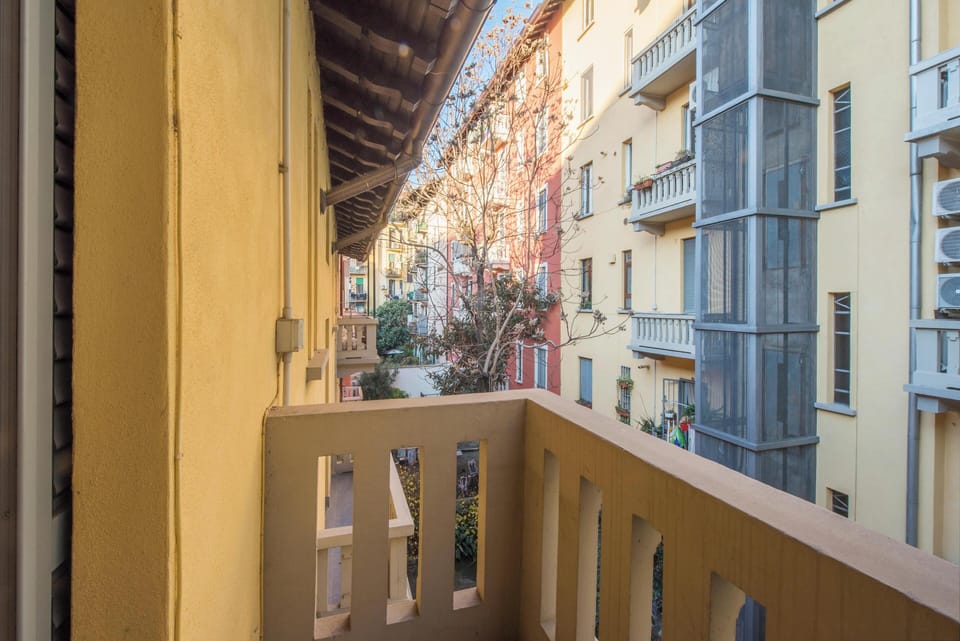 Apartment (1 Bedroom) | Balcony
