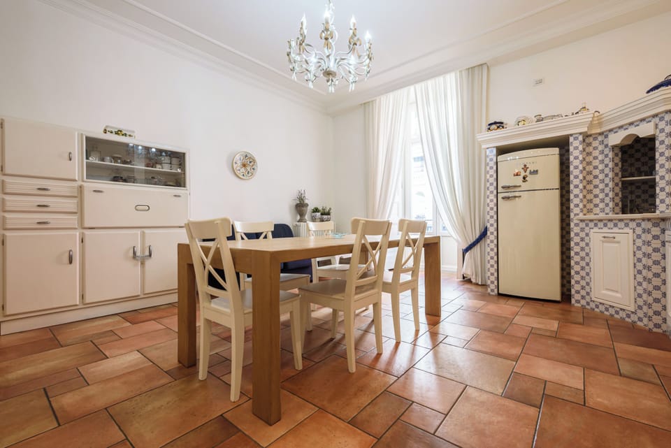 Apartment (3 Bedrooms) | Private kitchen | Espresso maker, oven, electric kettle