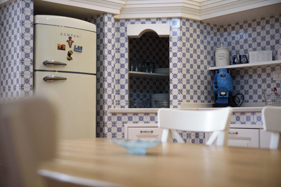 Apartment (3 Bedrooms) | Private kitchen | Espresso maker, oven, electric kettle