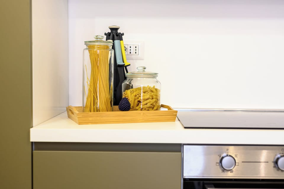 Apartment (5 Bedrooms) | Private kitchen | Espresso maker, oven, stovetop, electric kettle
