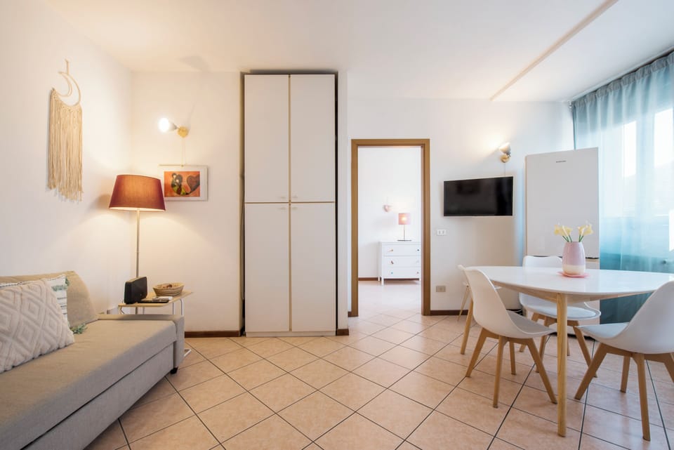 Apartment (1 Bedroom) | Interior
