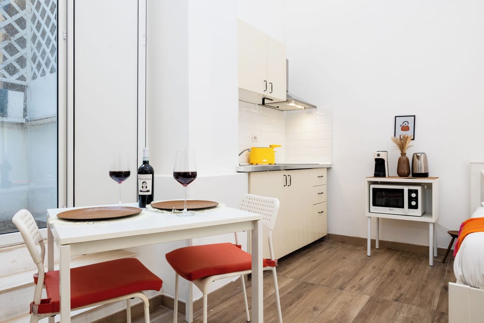 Studio (1 Bedroom) | Private kitchenette | Microwave, espresso maker, electric kettle