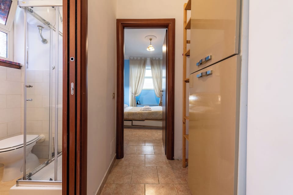 Apartment (1 Bedroom) | Bathroom | Shower