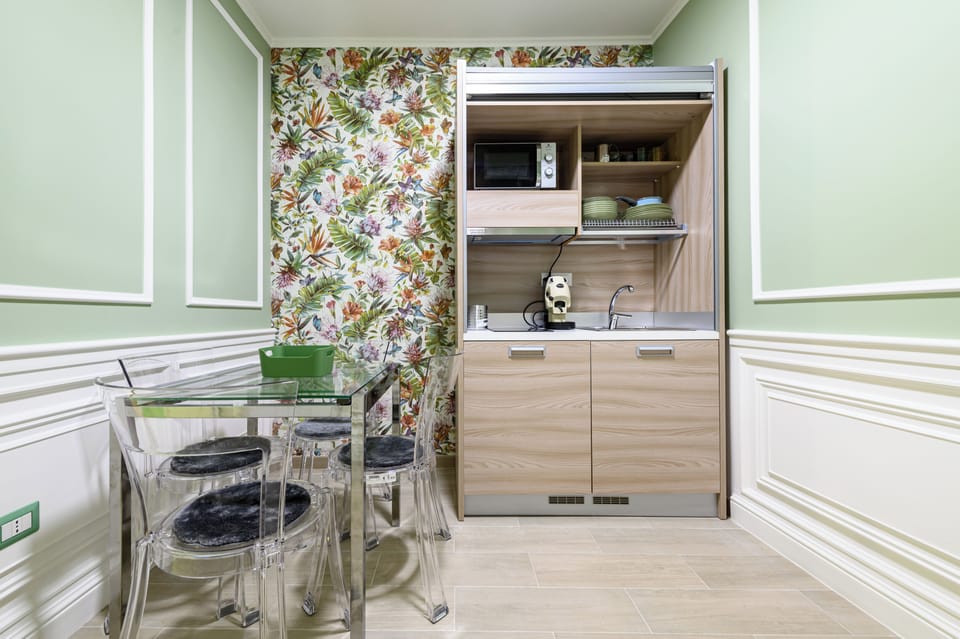 Apartment (3 Bedrooms) | Private kitchen | Espresso maker, microwave, stovetop, cookware/dishes/utensils