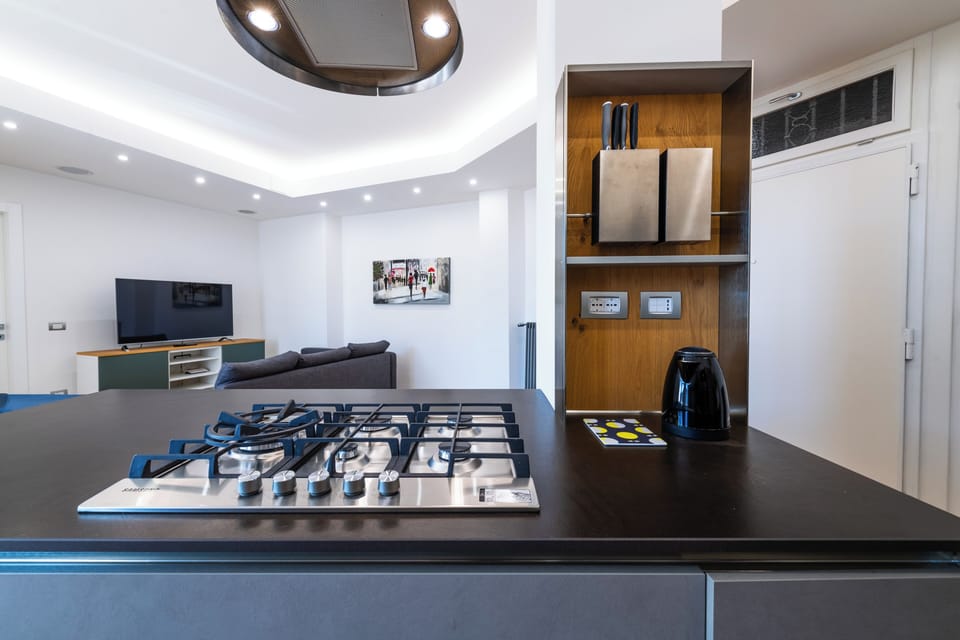 Apartment (2 Bedrooms) | Private kitchen | Microwave, oven, stovetop, dishwasher