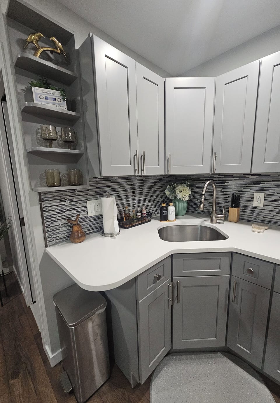 Deluxe Apartment, Non Smoking, Private Bathroom | Private kitchen