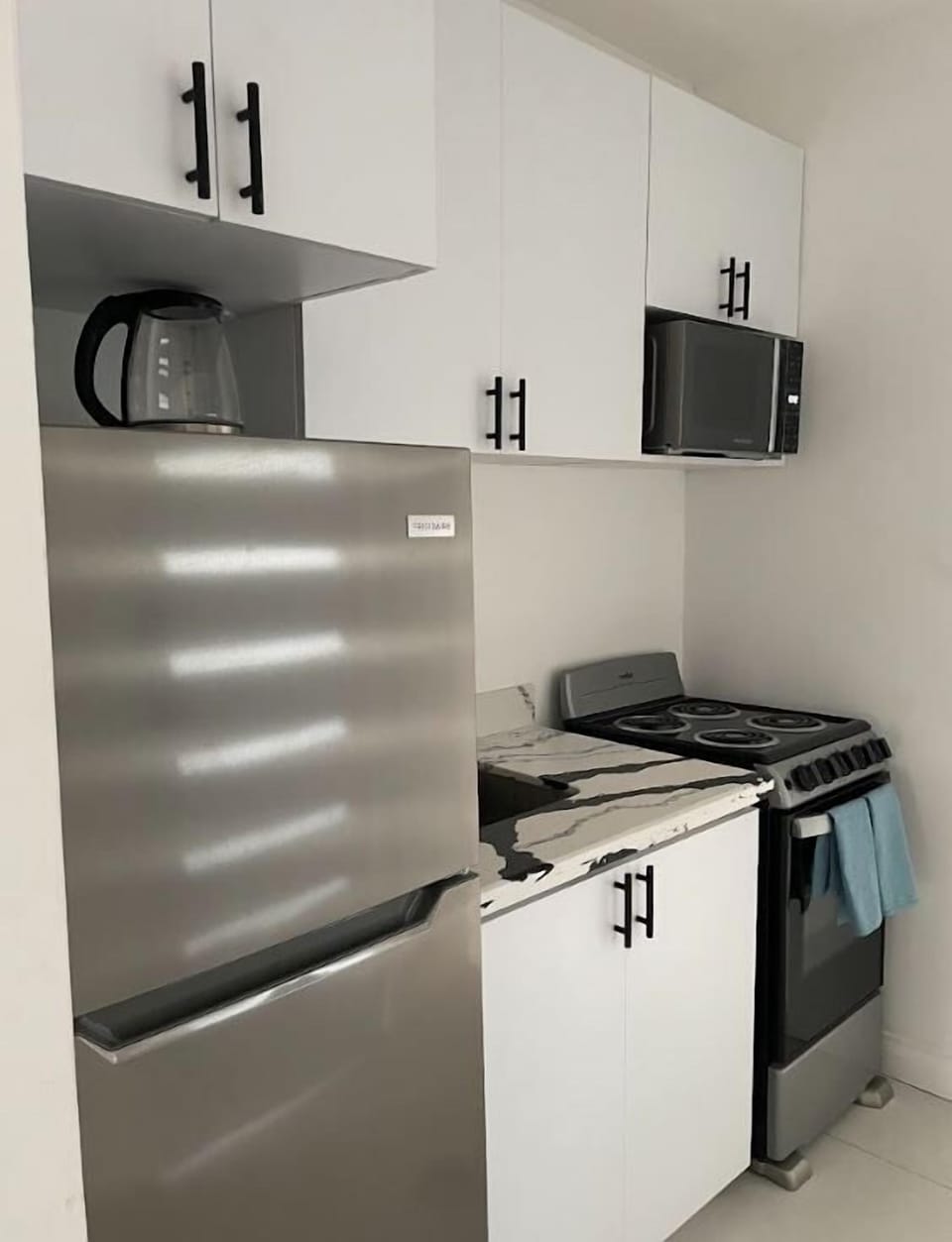 1BR Modern Oceanfront Loft w/ Kitchenette-Syd's (3826)