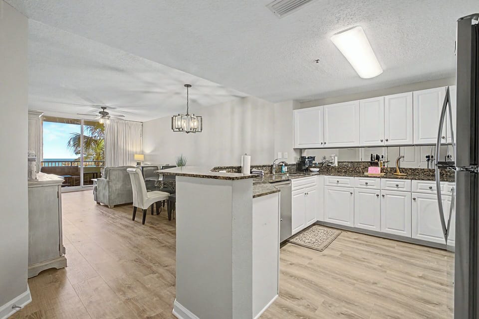 Fully equipped kitchen with everything you need to cook