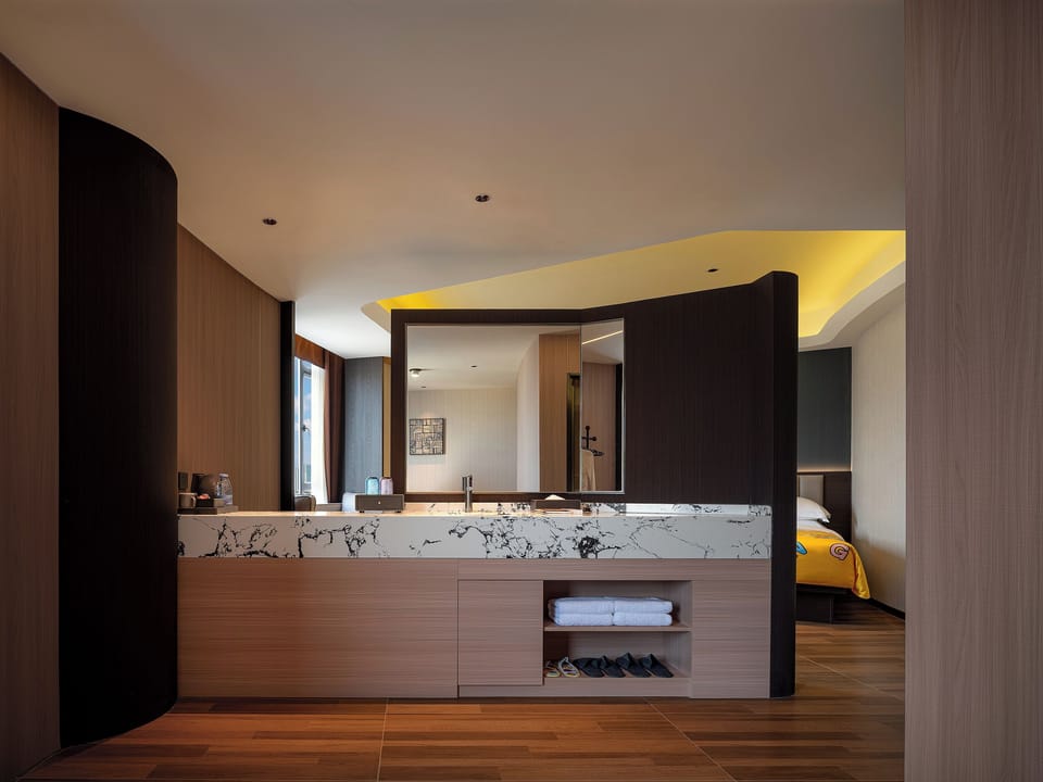 Family Suite, City View | Interior