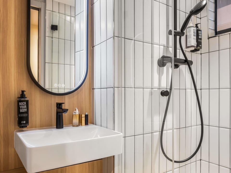 Standard Room, 1 Twin Bed | In-room safe, desk, soundproofing, free WiFi