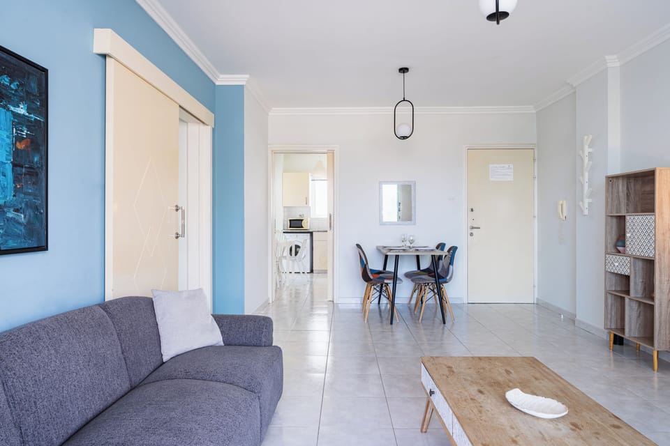 Apartment, 2 Bedrooms, Kitchen, City View | Living area | Smart TV, Netflix, streaming services