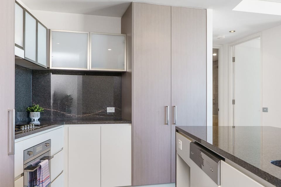 Thoughtfully designed with modern finishes, this welcoming kitchen makes cooking feel effortless.