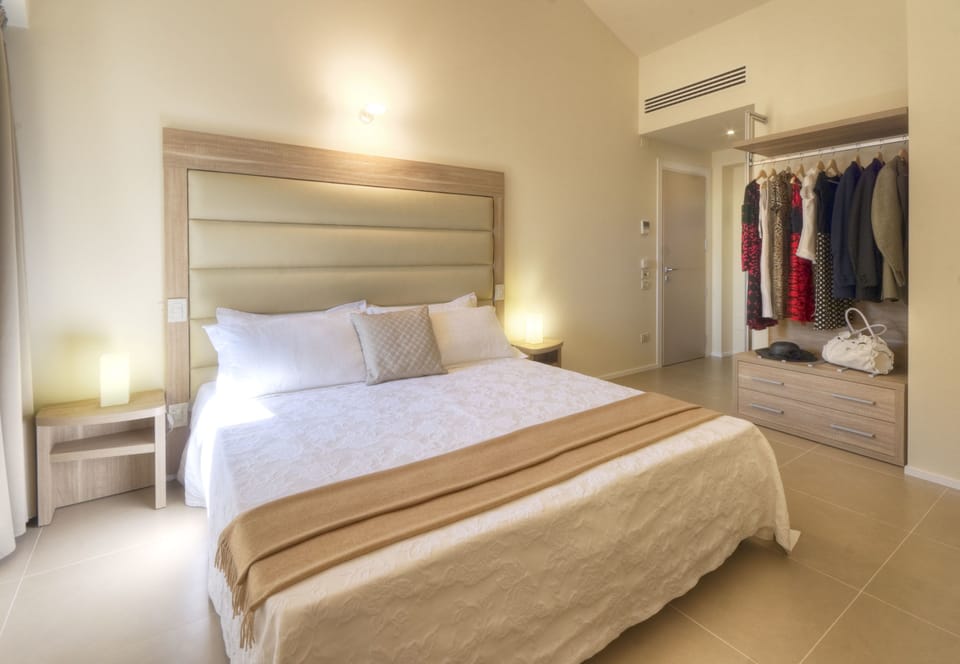 Classic Triple Room | Premium bedding, minibar, in-room safe, desk