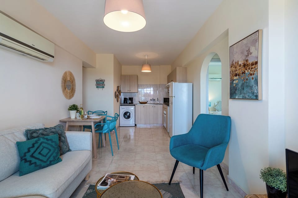 Apartment, 2 Bedrooms, Kitchen, City View | Living area | Smart TV, Netflix, streaming services