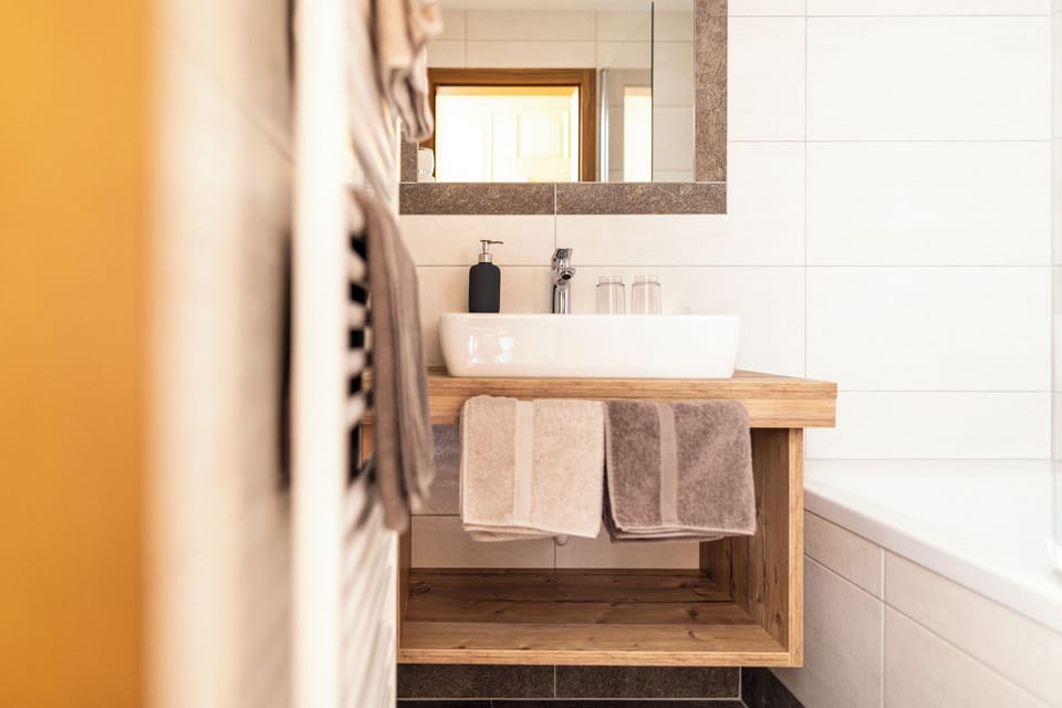 Deluxe Double Room, Balcony, Mountain View | Bathroom | Free toiletries, towels