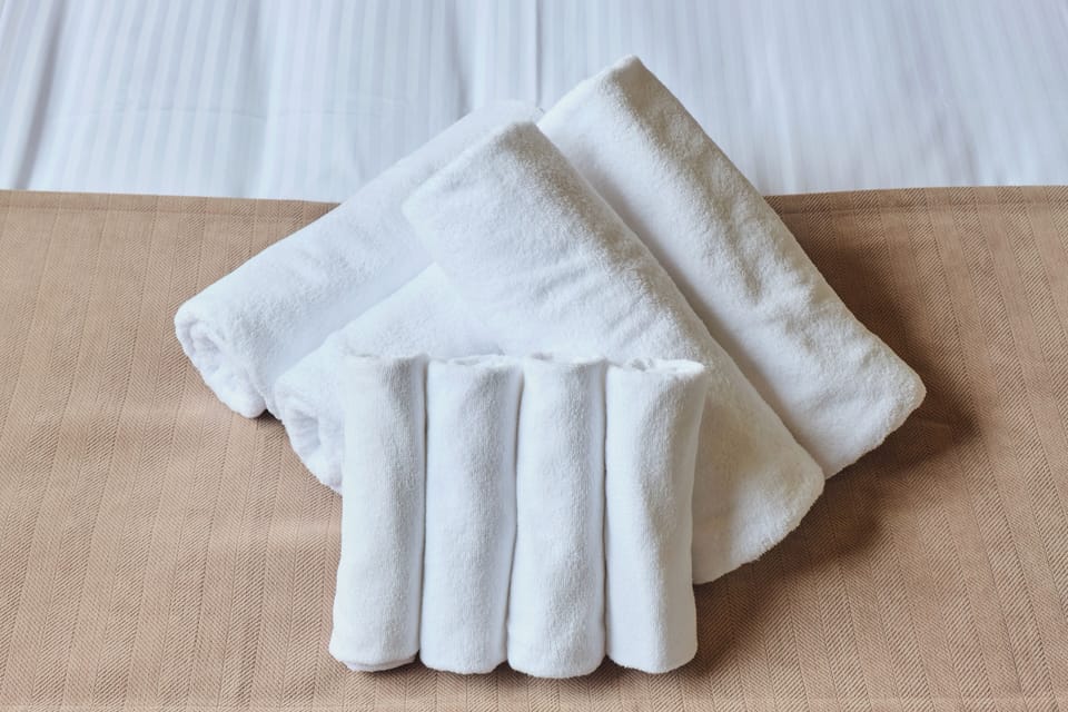 Family Villa, Mountain View | Down comforters, free WiFi, bed sheets