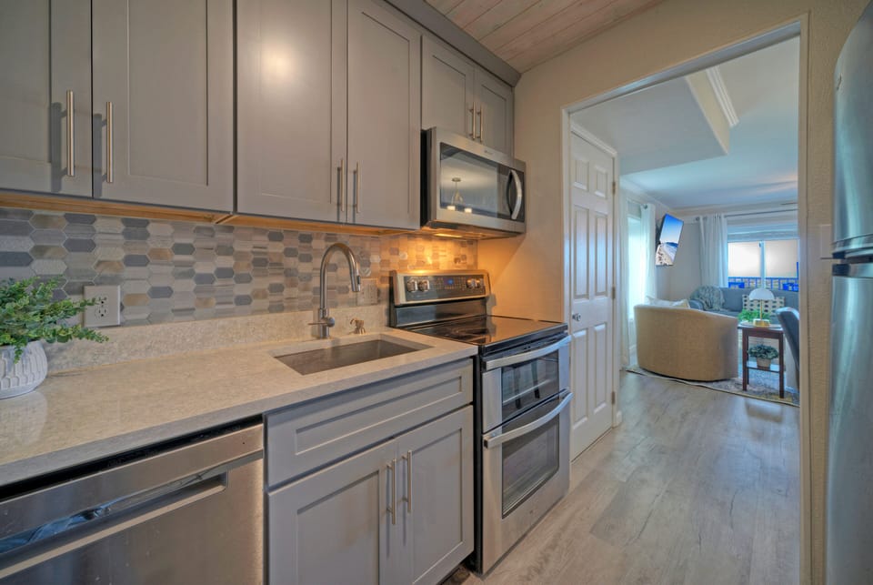 Fully equipped kitchen.
