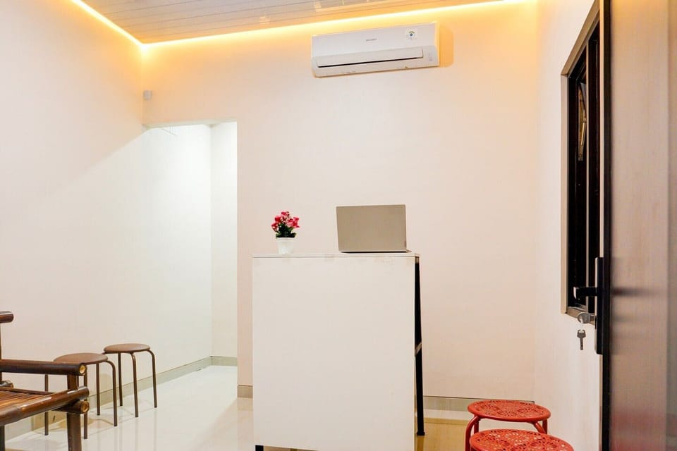 Entrance / Reception