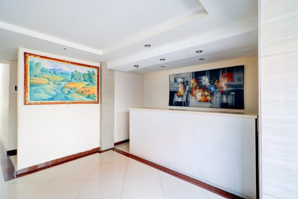 Entrance / Reception
