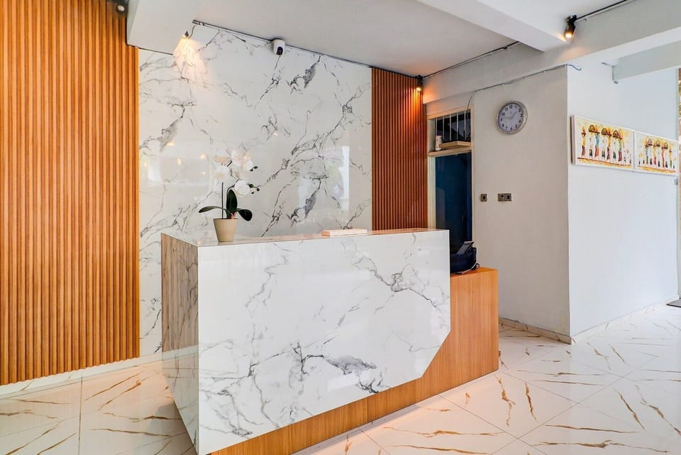 Entrance / Reception