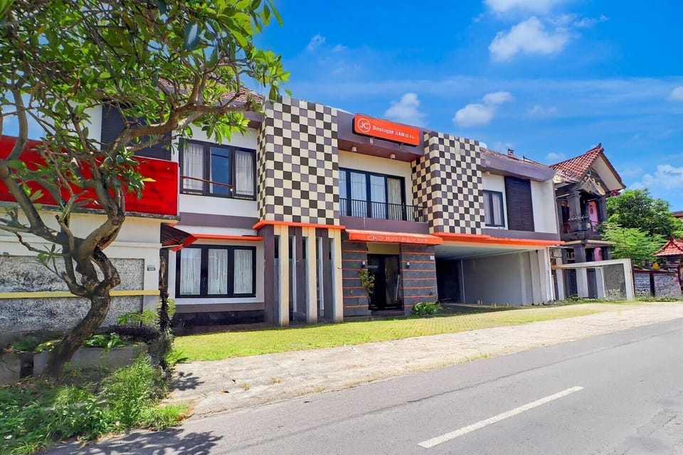 Holiday Home Exterior [summer]