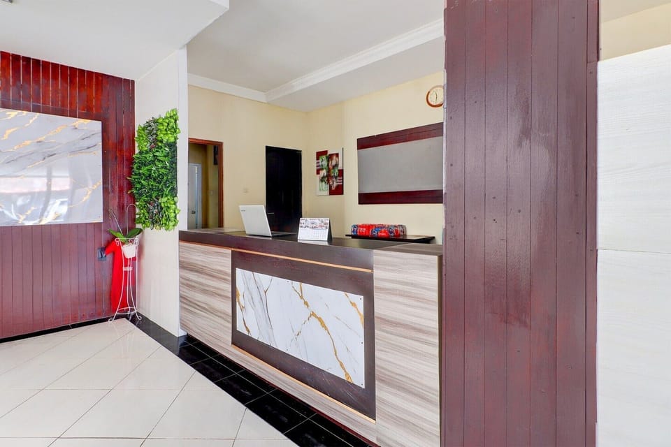 Entrance / Reception