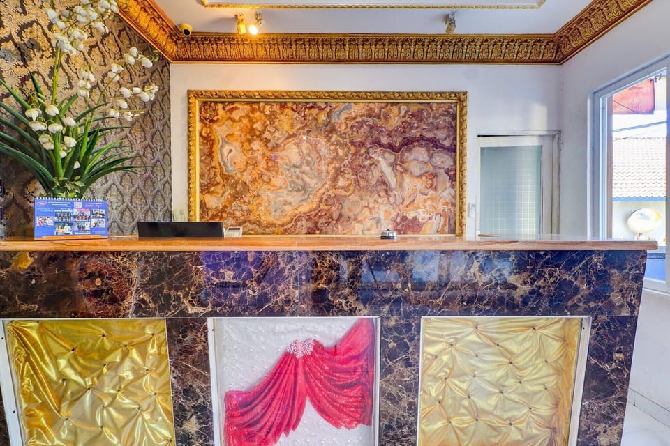 Entrance / Reception