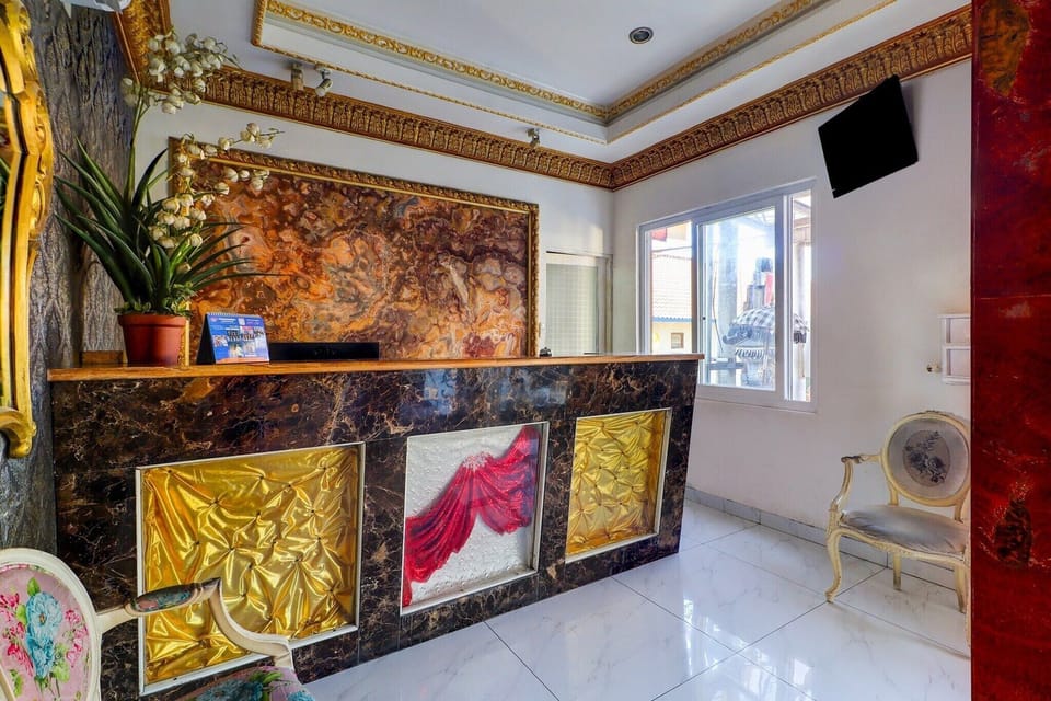 Entrance / Reception