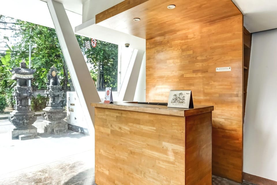 Entrance / Reception