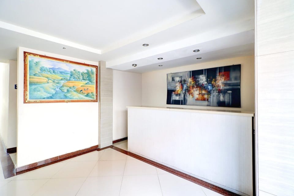 Entrance / Reception